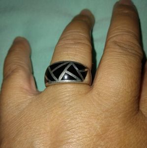ANCHANTED!/ BLACK ONIX RING SZ,8
